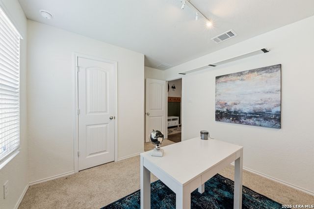 404 Signe, Seguin, TX 78155