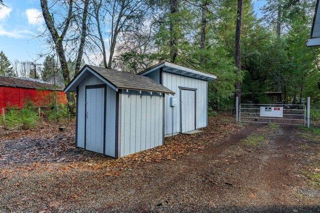 136 Hathaway Drive, Cave Junction, OR 97523