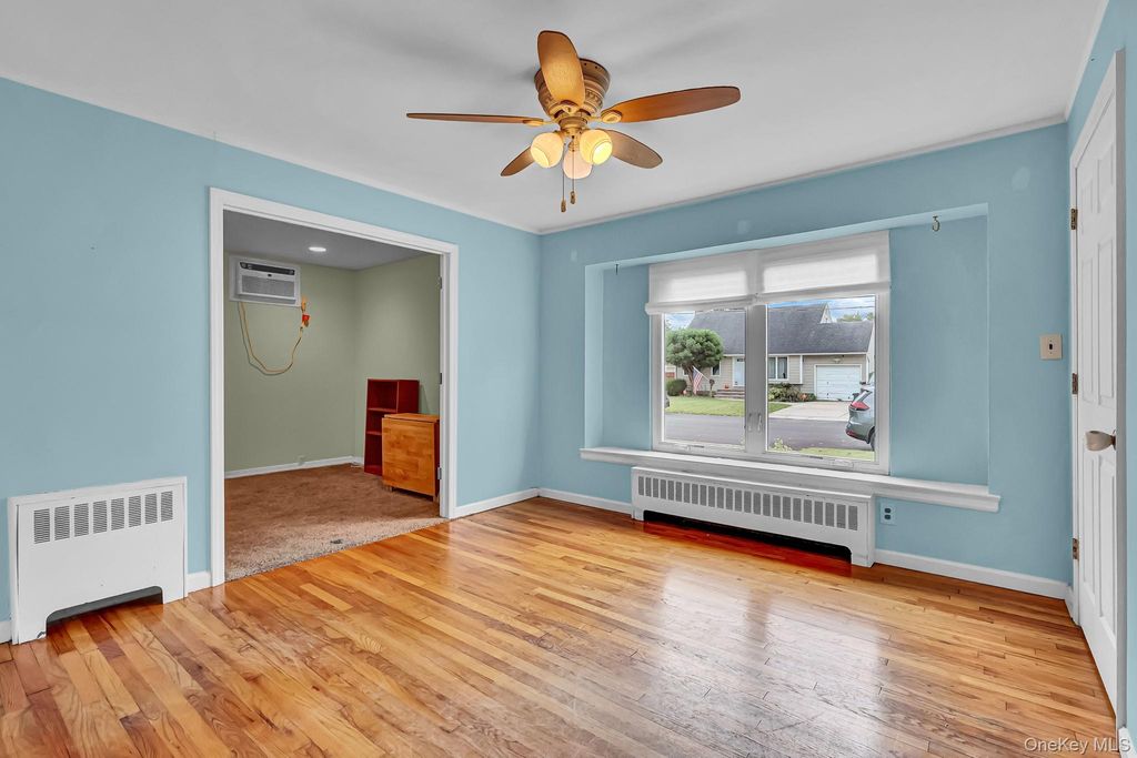 316 39th Street, Lindenhurst, NY 11757 — photo 3