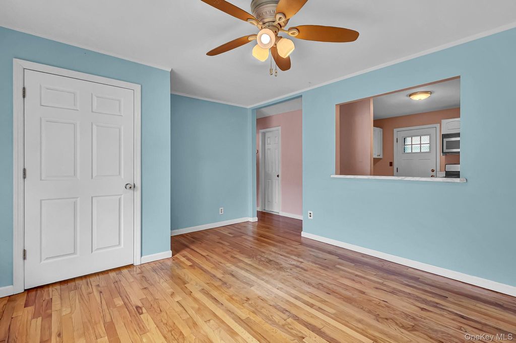 316 39th Street, Lindenhurst, NY 11757 — photo 4