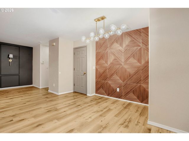 5186 Ne SCHOELER Cir, Hillsboro, OR 97124