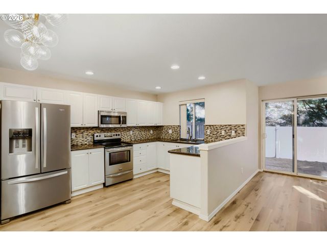 5186 Ne SCHOELER Cir, Hillsboro, OR 97124