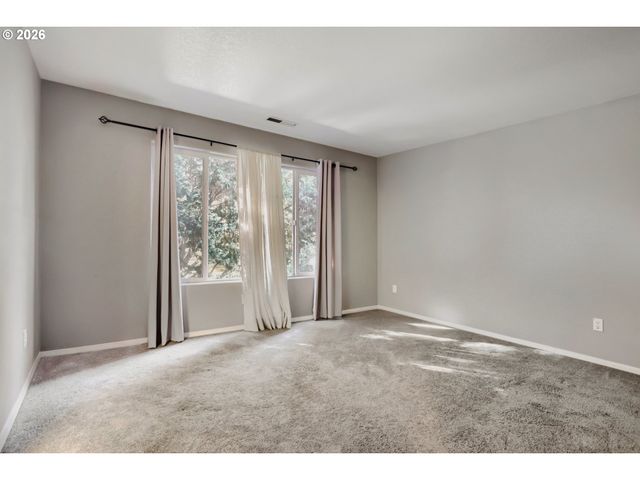 5186 Ne SCHOELER Cir, Hillsboro, OR 97124