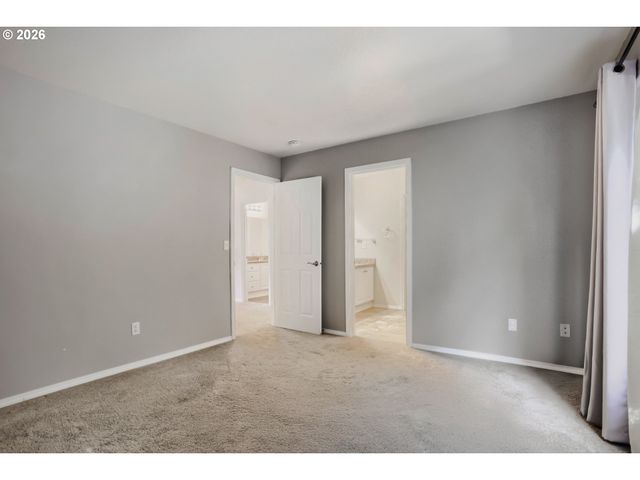 5186 Ne SCHOELER Cir, Hillsboro, OR 97124