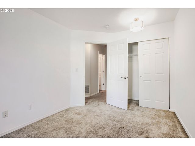 5186 Ne SCHOELER Cir, Hillsboro, OR 97124