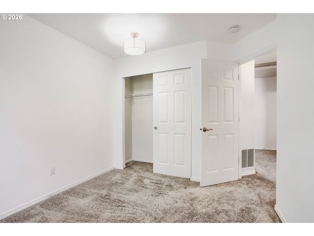 5186 Ne SCHOELER Cir, Hillsboro, OR 97124