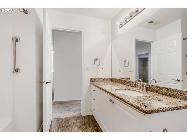 5186 Ne SCHOELER Cir, Hillsboro, OR 97124