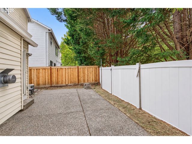 5186 Ne SCHOELER Cir, Hillsboro, OR 97124