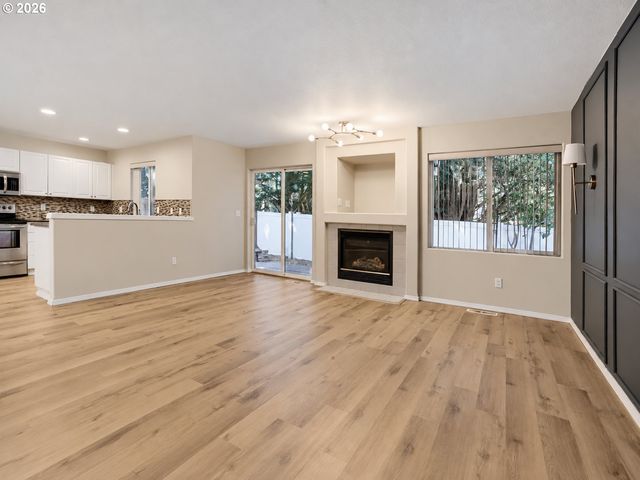 5186 Ne SCHOELER Cir, Hillsboro, OR 97124