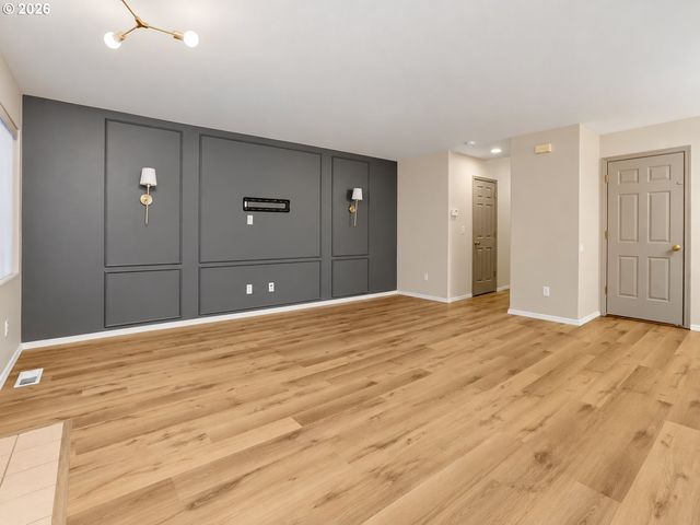5186 Ne SCHOELER Cir, Hillsboro, OR 97124