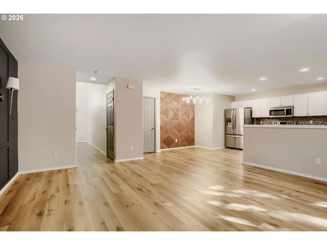 5186 Ne SCHOELER Cir, Hillsboro, OR 97124