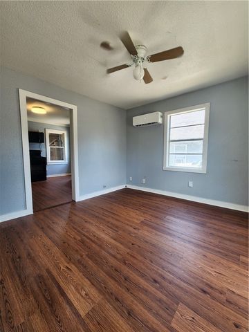 1109 14th St, Corpus Christi, TX 78404