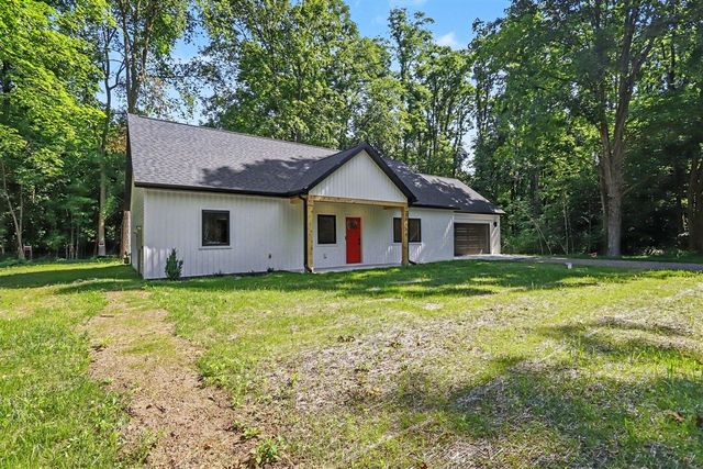 20160 Parkway Avenue, Three Rivers, MI 49093