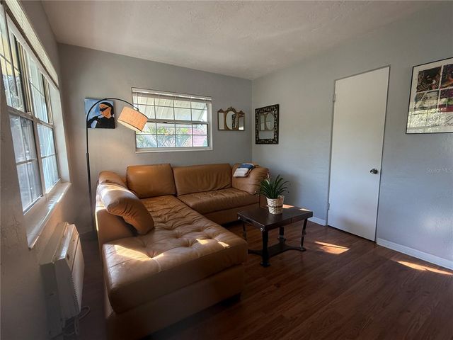 833 12TH AVENUE N B, St Petersburg, FL 33701