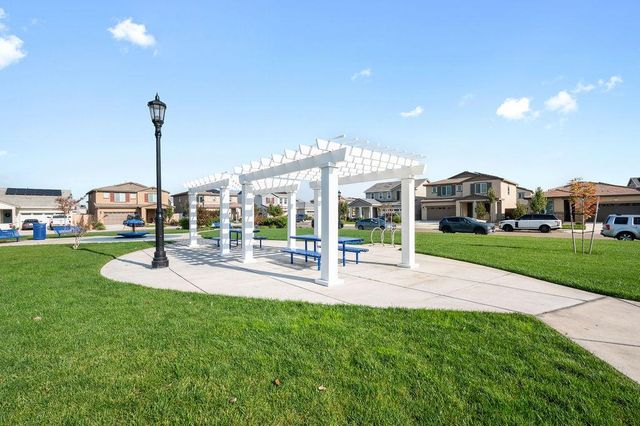 10024 Mont Blanc Ln, Stockton, CA 95219