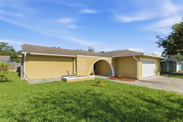 5019 LARCH LANE, New Port Richey, FL 34653