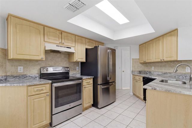5019 LARCH LANE, New Port Richey, FL 34653