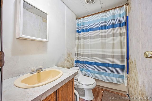 742 S Maple Street, Nowata, OK 74048