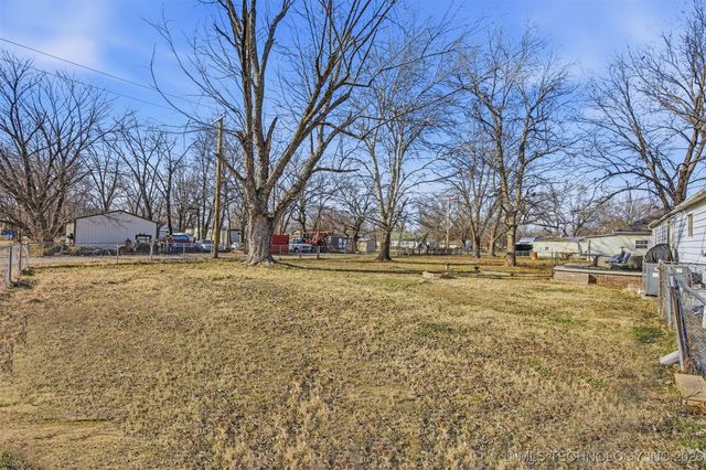 742 S Maple Street, Nowata, OK 74048
