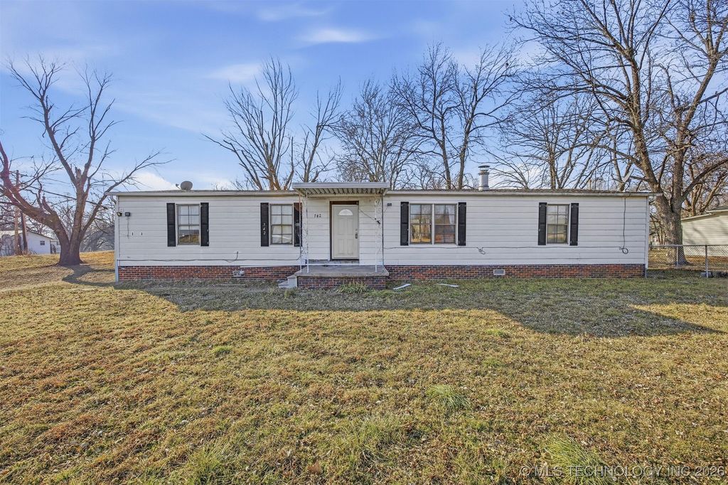 742 S Maple Street, Nowata, OK 74048