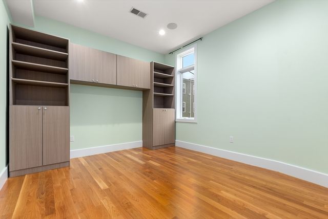 5 Mohawk St 2, Boston, MA 02127