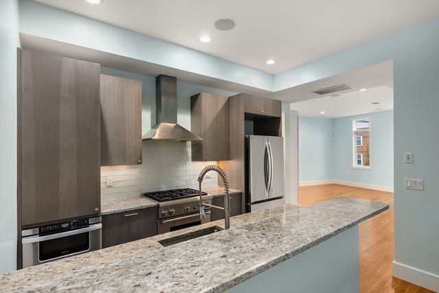 5 Mohawk St 2, Boston, MA 02127