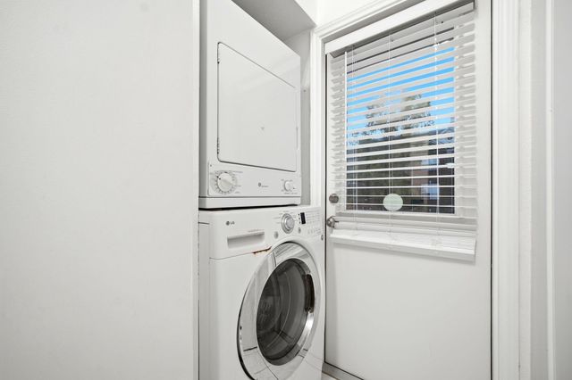 2425 Augusta Drive 22, Houston, TX 77057