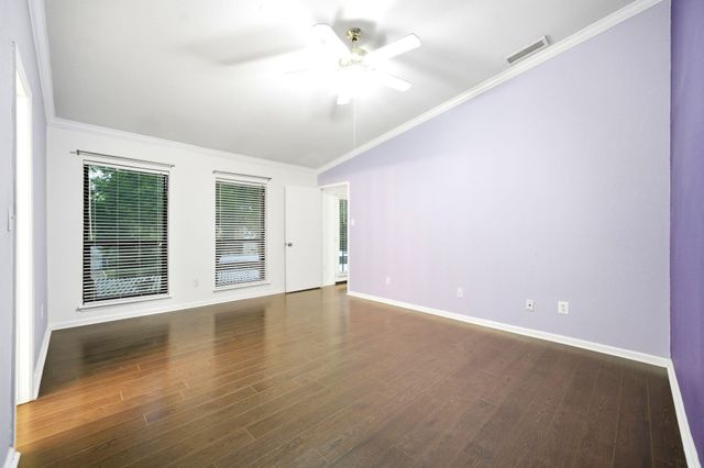 2425 Augusta Drive 22, Houston, TX 77057