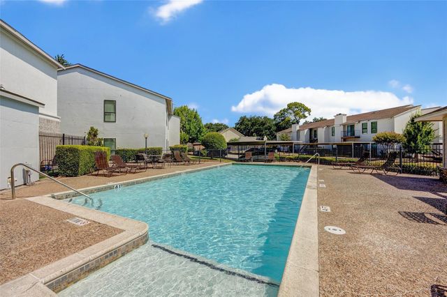 2425 Augusta Drive 22, Houston, TX 77057