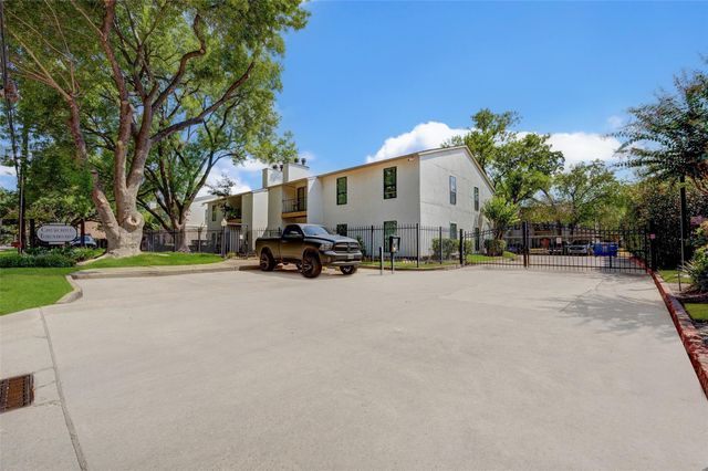 2425 Augusta Drive 22, Houston, TX 77057