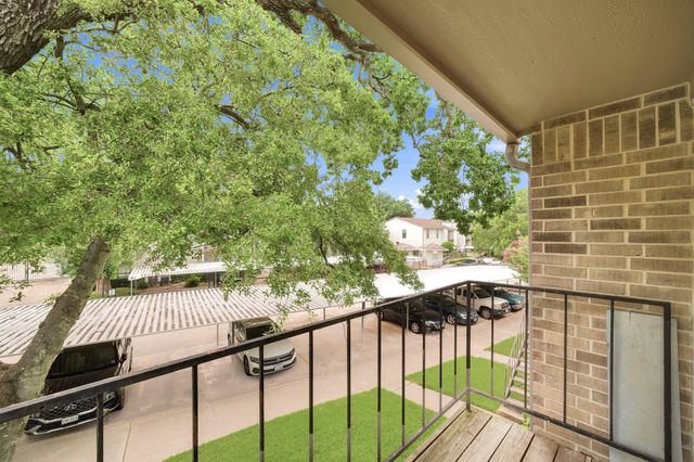 2425 Augusta Drive 22, Houston, TX 77057