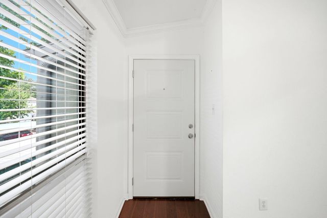 2425 Augusta Drive 22, Houston, TX 77057