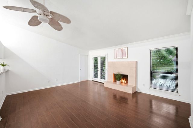 2425 Augusta Drive 22, Houston, TX 77057