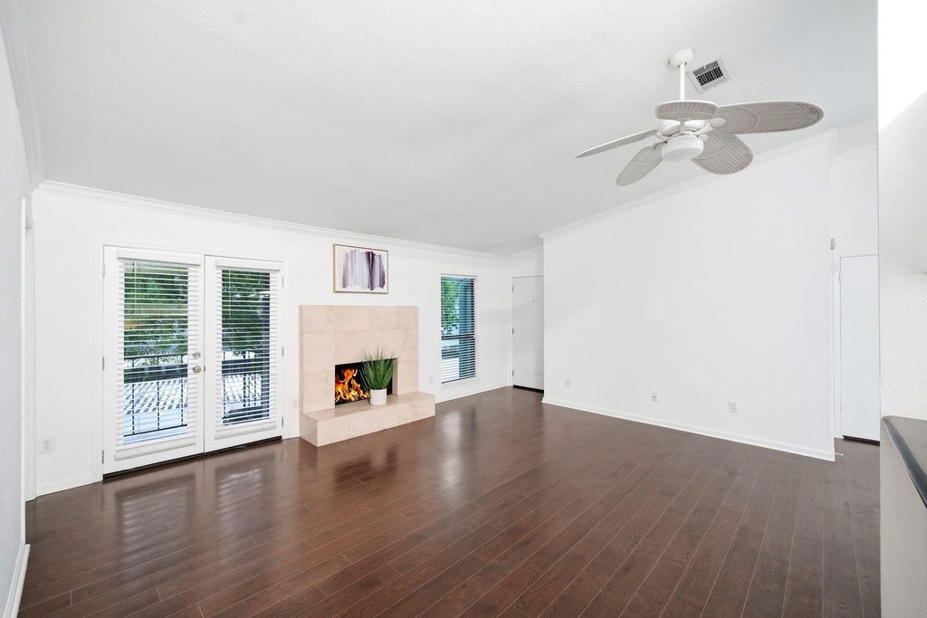 2425 Augusta Drive 22, Houston, TX 77057