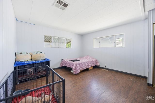 187 Kings Ln, Bakersfield, CA 93308