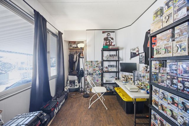 187 Kings Ln, Bakersfield, CA 93308