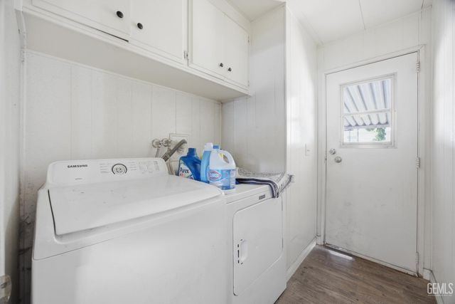 187 Kings Ln, Bakersfield, CA 93308