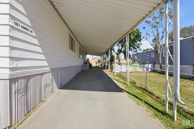187 Kings Ln, Bakersfield, CA 93308