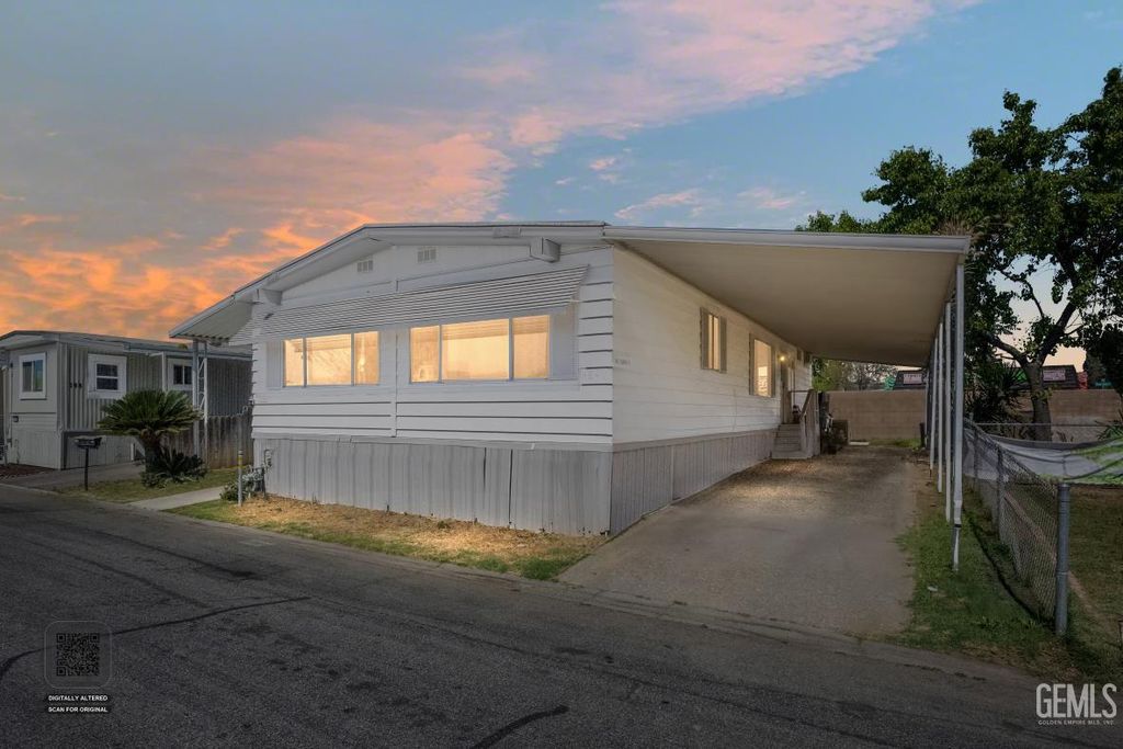 187 Kings Ln, Bakersfield, CA 93308