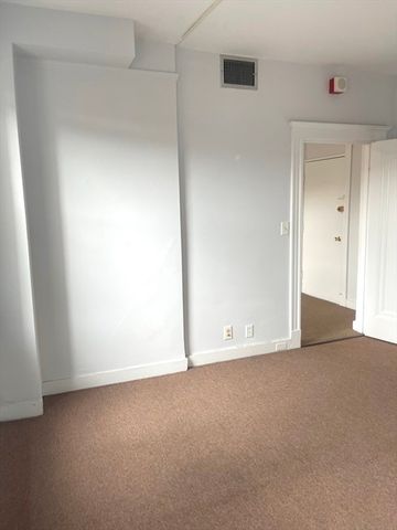 475 Commonwealth Avenue 503, Boston, MA 02215