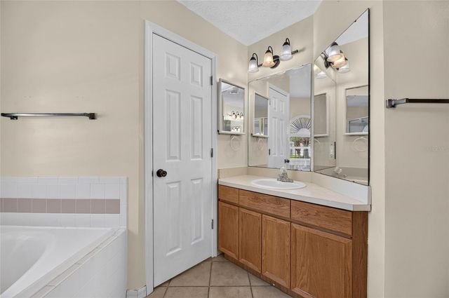 4404 KENDAL COURT, Valrico, FL 33596