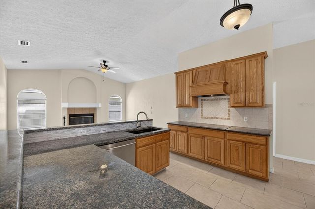 4404 KENDAL COURT, Valrico, FL 33596