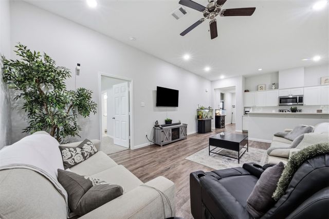 2017 County Road 3550, Cleveland, TX 77327