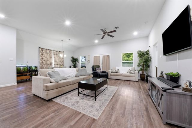 2017 County Road 3550, Cleveland, TX 77327