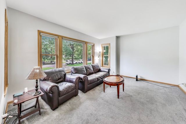 5653 N Newcastle Avenue, Chicago, IL 60631
