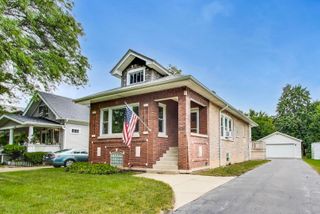 5653 N Newcastle Avenue, Chicago, IL 60631
