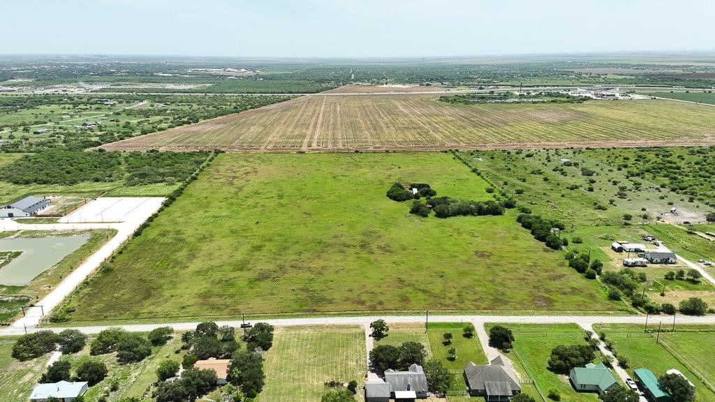 00 CR 2431, Sinton, TX 78387 — exterior