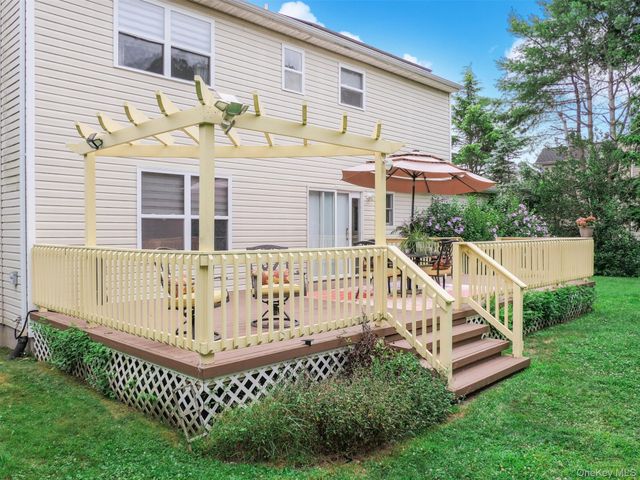 14 Southaven Drive, Brookhaven, NY 11719