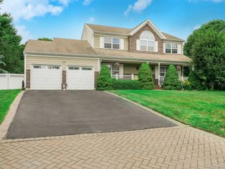 14 Southaven Drive, Brookhaven, NY 11719