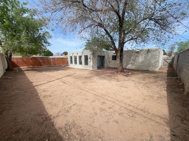 8112 Princess Jeanne Avenue NE, Albuquerque, NM 87110